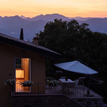 La Casetta, Appartamento Con Vista Lago E Montagne 산 제노 디 몬타냐 외부 사진