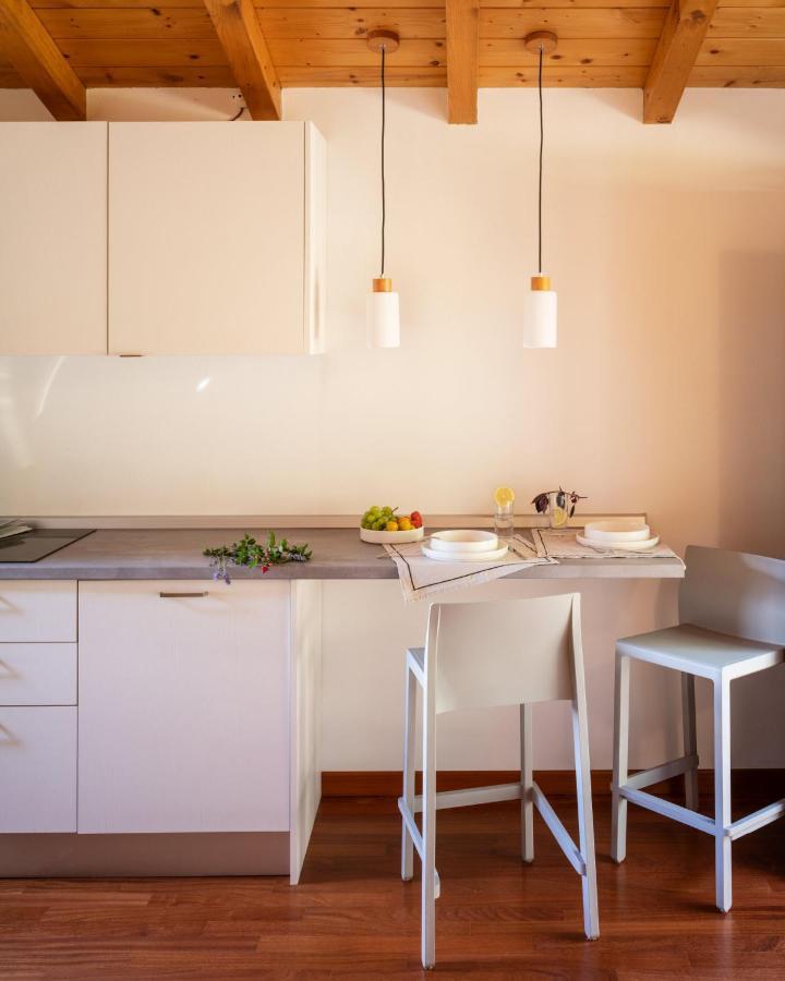 La Casetta, Appartamento Con Vista Lago E Montagne 산 제노 디 몬타냐 외부 사진